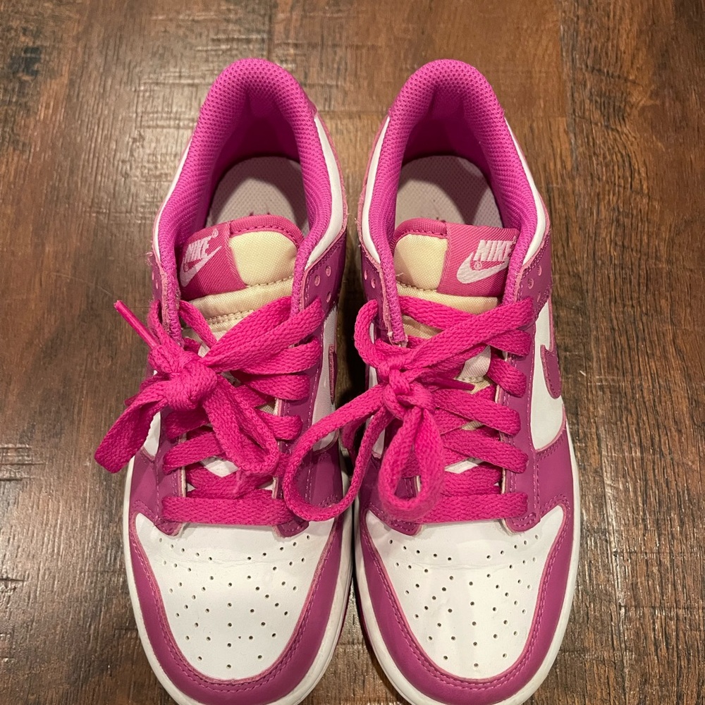 EUC Nike Fuschia Dunks